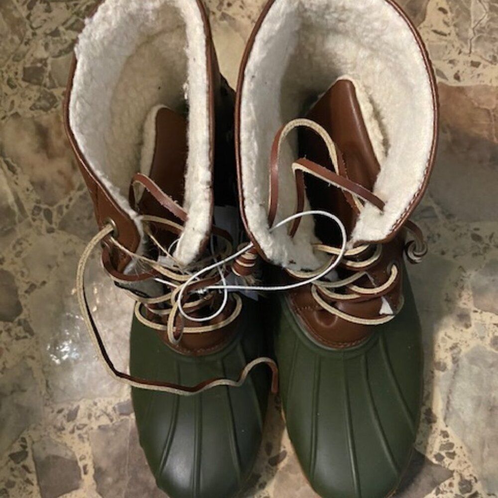 Seven7 Speyside Olive Green Duck Boots, size 10
